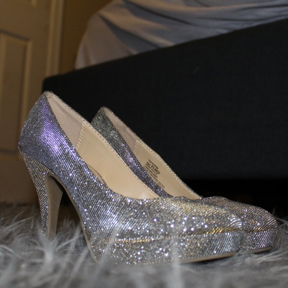 COPY - Unlisted Kenneth Cole Heels Size 6 1/2